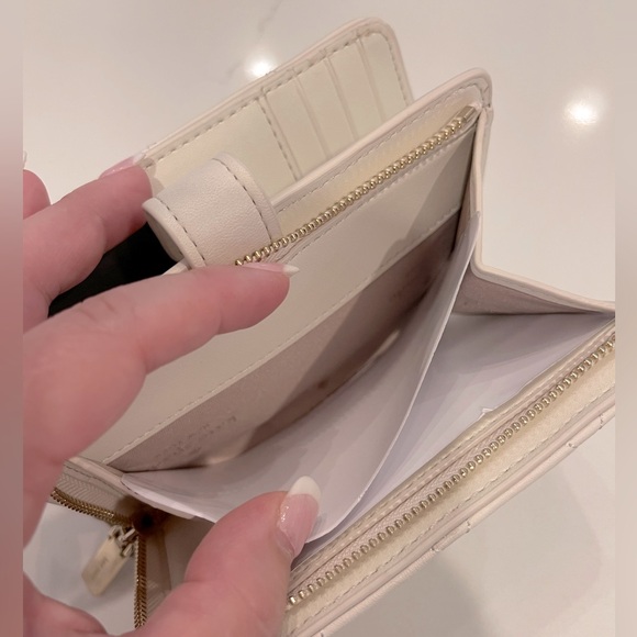 Kate Spade Carey Smooth Quilted Leather Wallet KA591 OffWhite NWT Approx 5.5”x4” - Picture 9 of 14